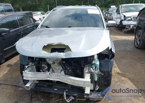 2019 Jeep Compass Latitude 4X4 from USA, damaged, VIN 3C4NJDBB1KT682739